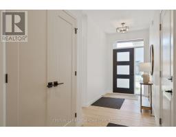 8 - 32 POSTMA CRESCENT - 3