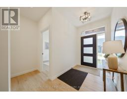 8 - 32 POSTMA CRESCENT - 4