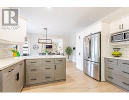153 GREEN HEDGE COURT - 17
