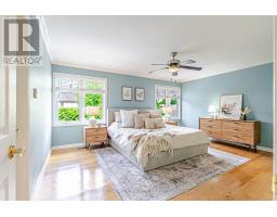 153 GREEN HEDGE COURT - 24