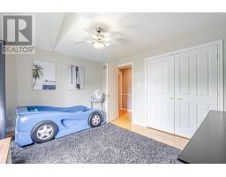 153 GREEN HEDGE COURT - 32