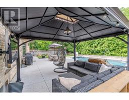 153 GREEN HEDGE COURT - 44