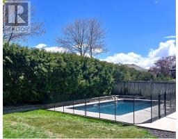 153 GREEN HEDGE COURT - 46