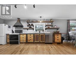 152 ELM STREET - 10