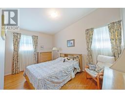 1568 NAIRN AVENUE - 12