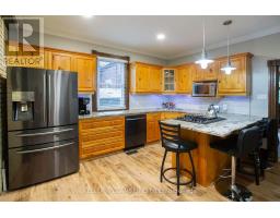 73 BEACONSFIELD AVENUE - 12
