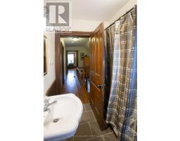 73 BEACONSFIELD AVENUE - 26