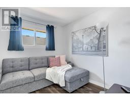 1 PONDEROSA CRESCENT - 25