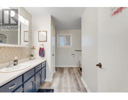 15 MOHICAN DRIVE - 17