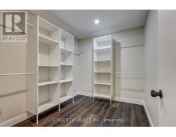10 VINEDEN DRIVE - 19