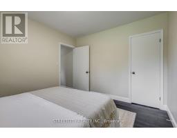10 VINEDEN DRIVE - 21