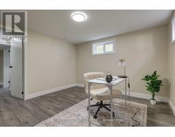 10 VINEDEN DRIVE - 32