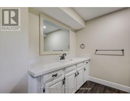 10 VINEDEN DRIVE - 35
