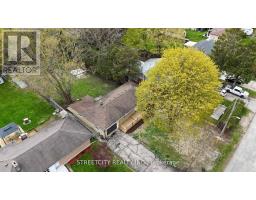 10 VINEDEN DRIVE - 39