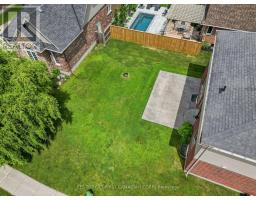 126 RADCLIFFE CRESCENT - 35
