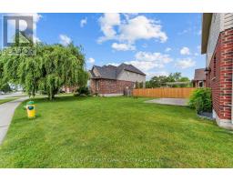 126 RADCLIFFE CRESCENT - 36