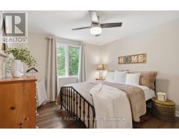 18 MCTAGGART CRESCENT - 25