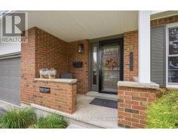 18 MCTAGGART CRESCENT - 3