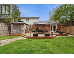 18 MCTAGGART CRESCENT - 39