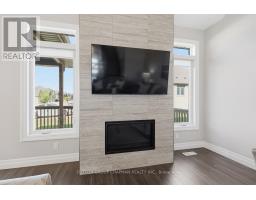190 - 1061 EAGLETRACE DRIVE - 10