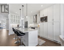 190 - 1061 EAGLETRACE DRIVE - 12