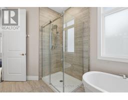 190 - 1061 EAGLETRACE DRIVE - 25