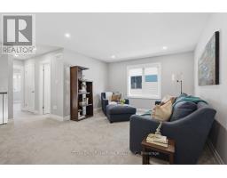 190 - 1061 EAGLETRACE DRIVE - 33
