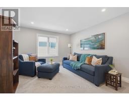190 - 1061 EAGLETRACE DRIVE - 34