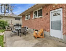 53 ALAYNE CRESCENT - 38