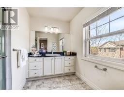 9 - 1850 BEAVERBROOK AVENUE - 18