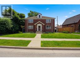 107 WINDSOR CRESCENT - 1