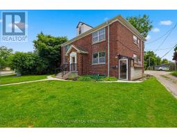 107 WINDSOR CRESCENT - 4
