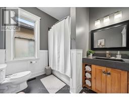 946 DUFFERIN AVENUE - 13