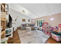 946 DUFFERIN AVENUE - 14