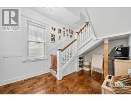 946 DUFFERIN AVENUE - 17