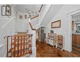 946 DUFFERIN AVENUE - 18