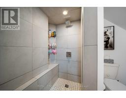 946 DUFFERIN AVENUE - 22