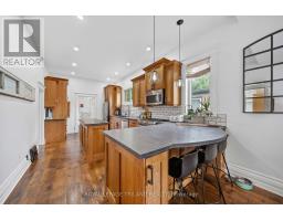 946 DUFFERIN AVENUE - 6