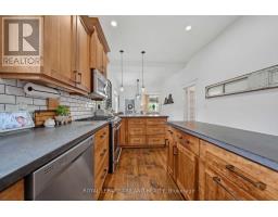 946 DUFFERIN AVENUE - 9