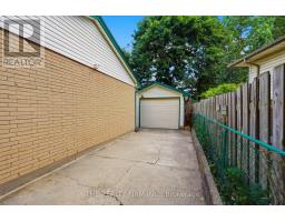 45 AMY CRESCENT - 32