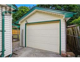 45 AMY CRESCENT - 33
