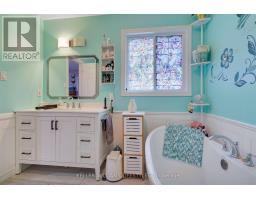 590 SPRUCEWOOD DRIVE - 22