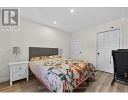 202 - 600 GRENFELL DRIVE - 18