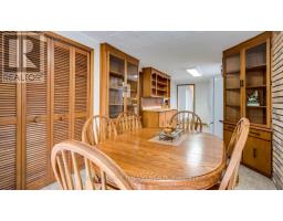 21 OAK STREET - 12