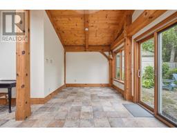 834 COLBORNE STREET - 4