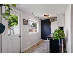 110 QUEEN STREET - 16