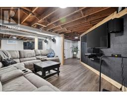 264 CHITTICK CRESCENT - 35