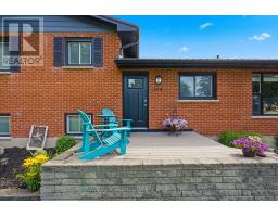 264 CHITTICK CRESCENT - 4