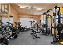 264 CHITTICK CRESCENT - 40