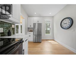 209 VICTORIA STREET - 9